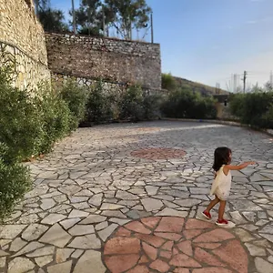 https://vila-sulozeqi.albaniahotels.org